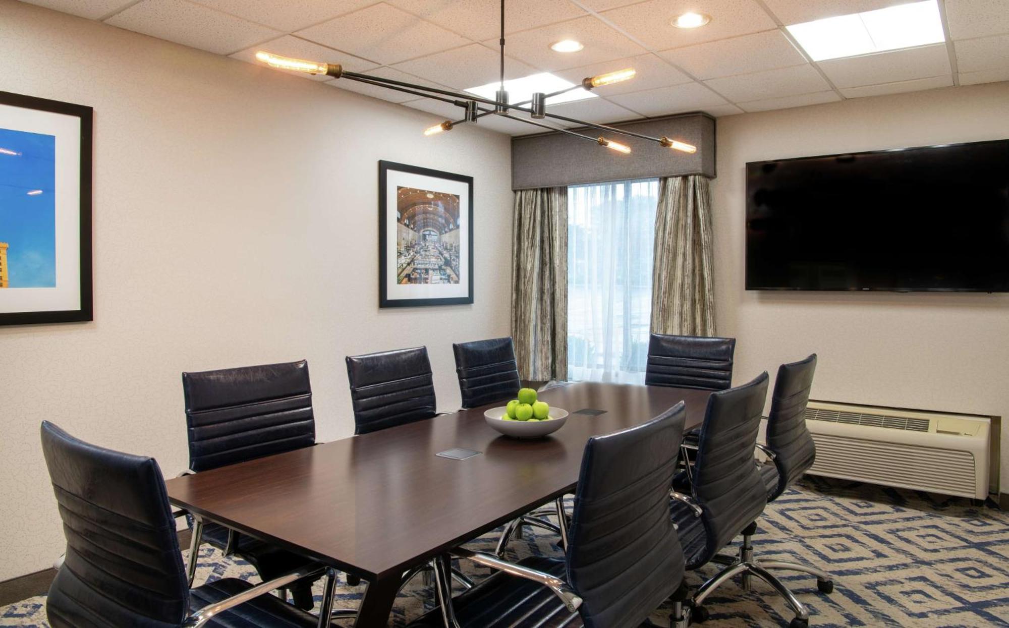 Hampton Inn Cleveland-Solon Ngoại thất bức ảnh